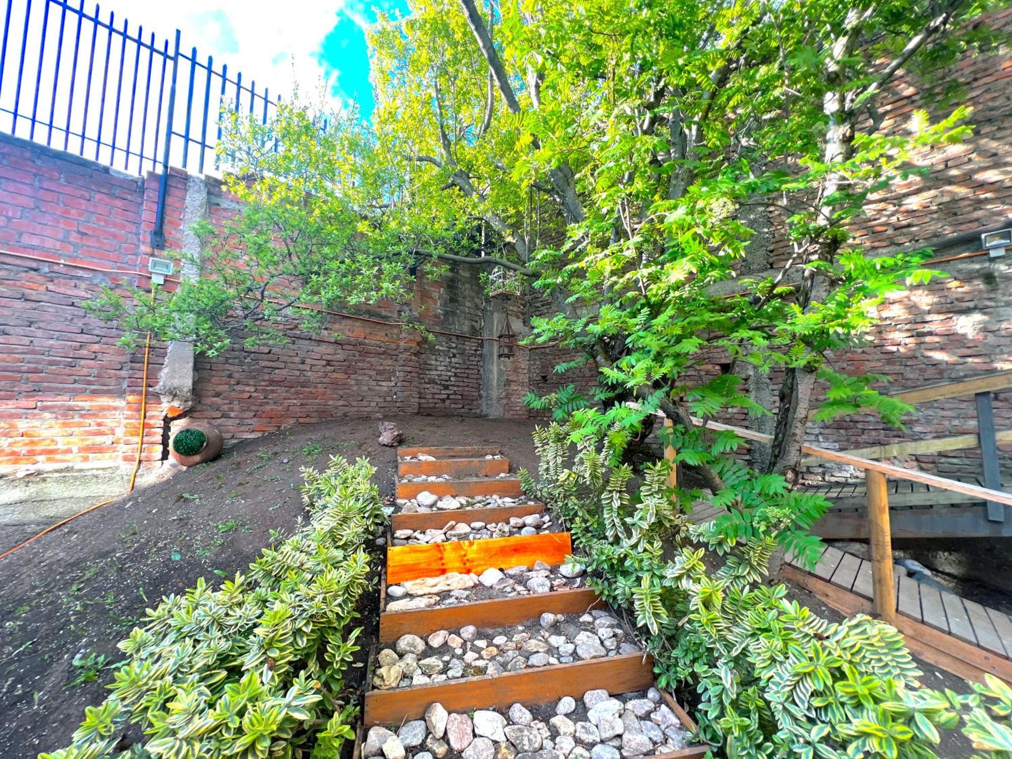Incredible Downtown Duplex With Interior Backyard Appartement Punta Arenas Buitenkant foto
